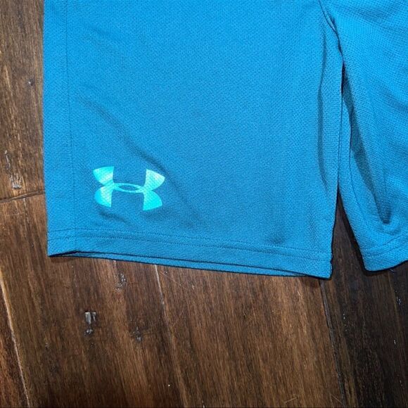 Under Armour Boys Shorts - Picture 2 of 4